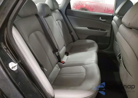 2017 Kia Optima Ex z USA, uszkodzony, nr VIN 5XXGU4L38HG175994